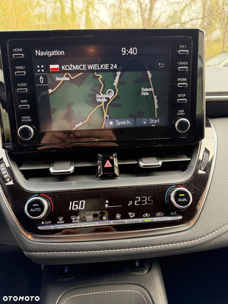 Toyota Corolla 1.8 Hybrid Team Deutschland - 16