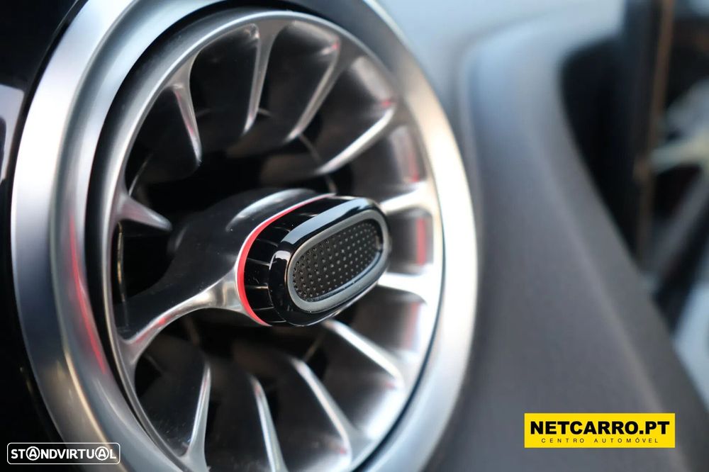 Mercedes-Benz GLA 200 d AMG Line - 12