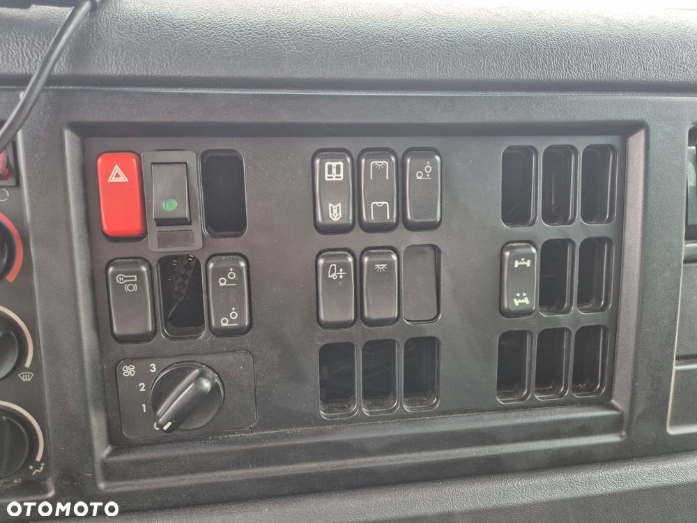 Mercedes-Benz Econic 2629 6X2 / SYSTEM CZYSZCZENIA DRÓG LUB TUNELI / ARMATKA NA WODĘ  / 300 LITRÓW NA MINUTE / CZYSZCZENIE TUNELI I BANERÓW / CZYSZCZENIE DRÓG / UTRZYMYWANIE CZYSTOSCI / EURO 5 / SERWISOWANY / 10500L + 500L / PODGRZEWANIE WODY / GENERATOR PRĄDU - 35