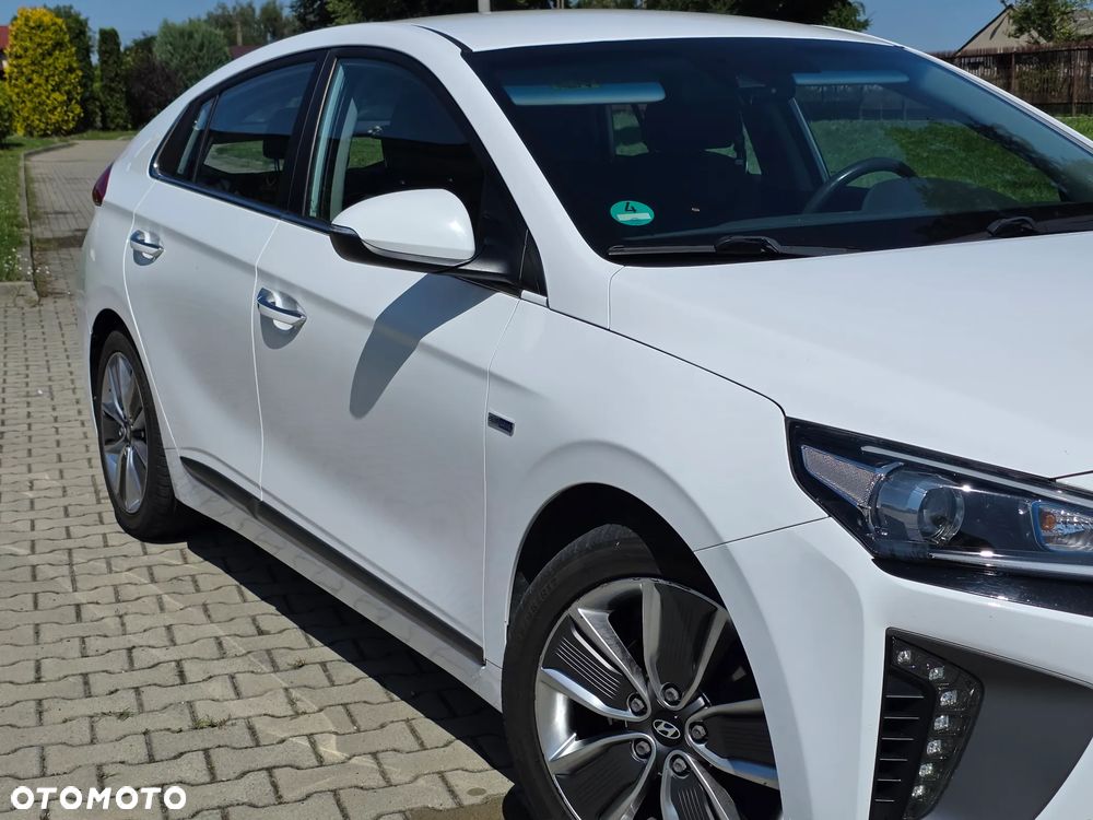 Hyundai IONIQ Hybrid Business - 15