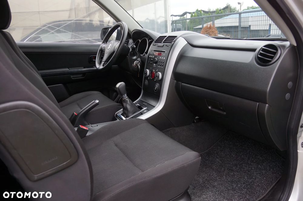 Suzuki Grand Vitara 1.6 Comfort - 21