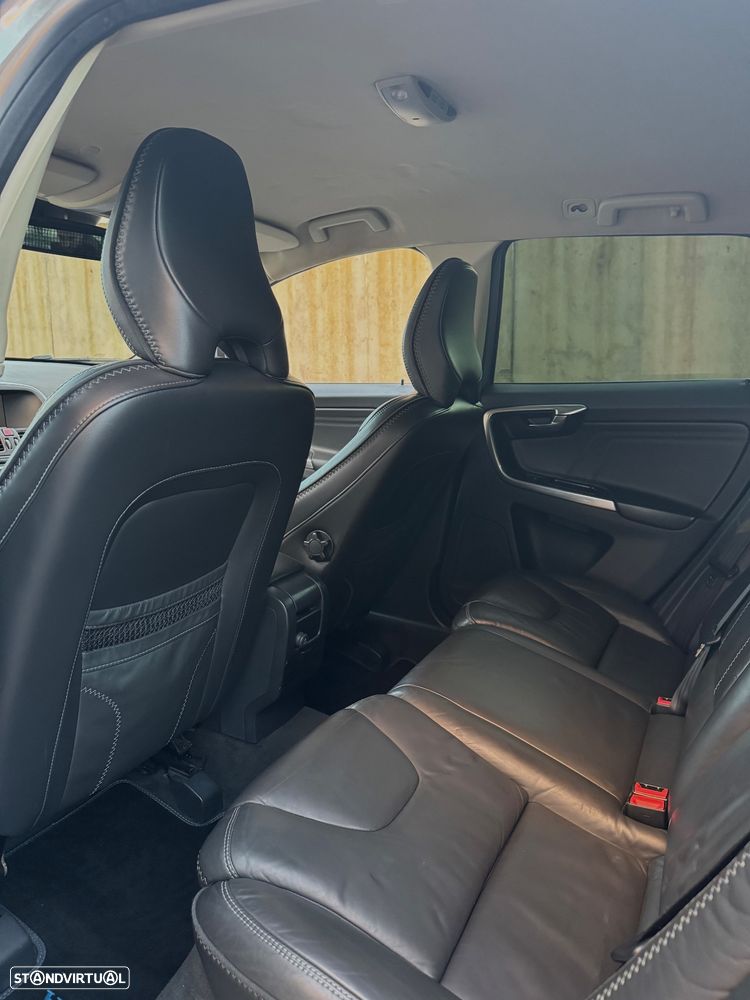 Volvo XC 60 2.4 D5 VOR Ocean Race AWD Geartronic - 8