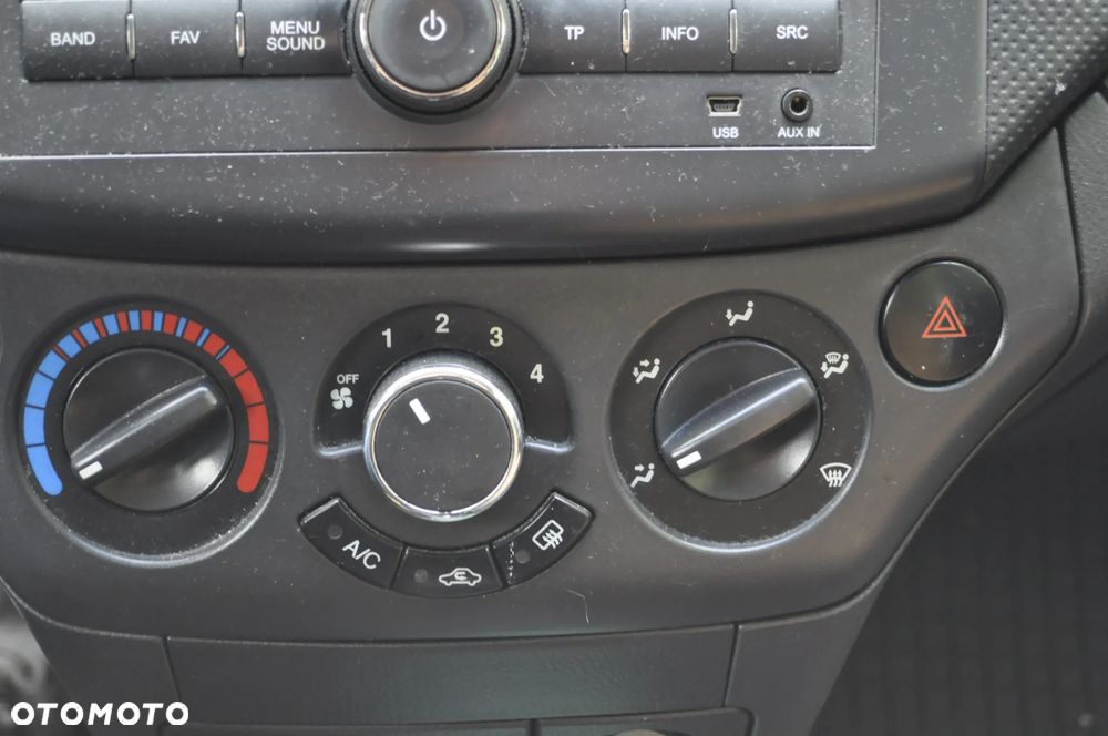 Chevrolet Aveo 1.2 LT - 8