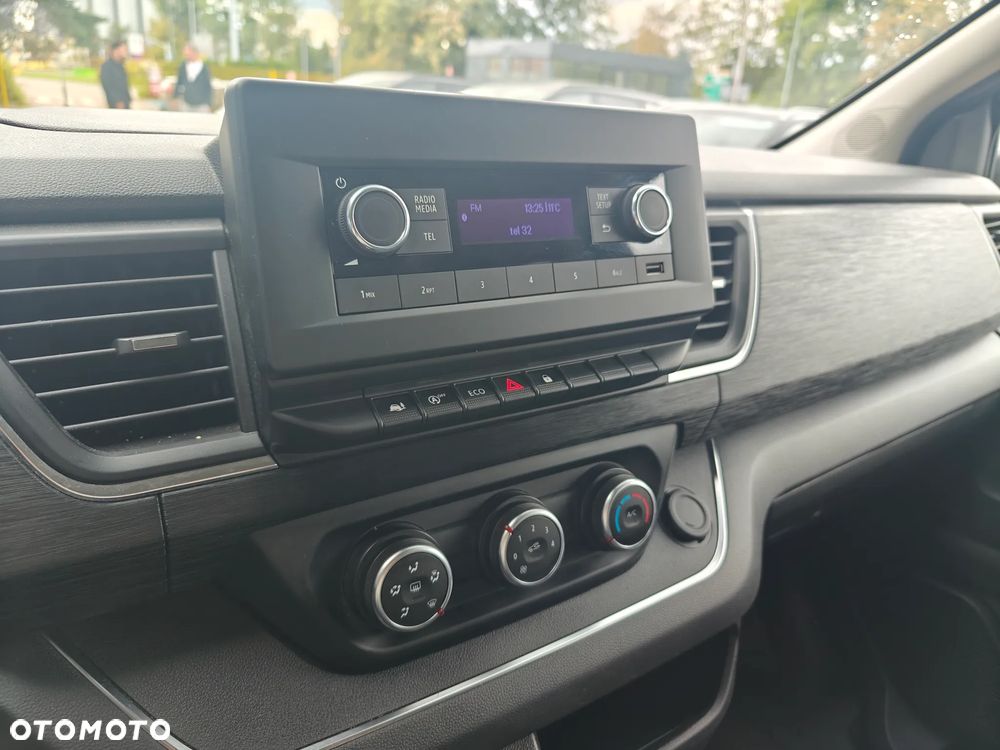 Renault Trafic 2.0 dCi - 8
