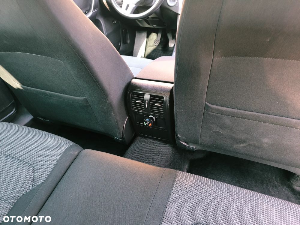 Volkswagen Passat 2.0 TDI 4Motion BlueMotion Technol Comfortline - 14