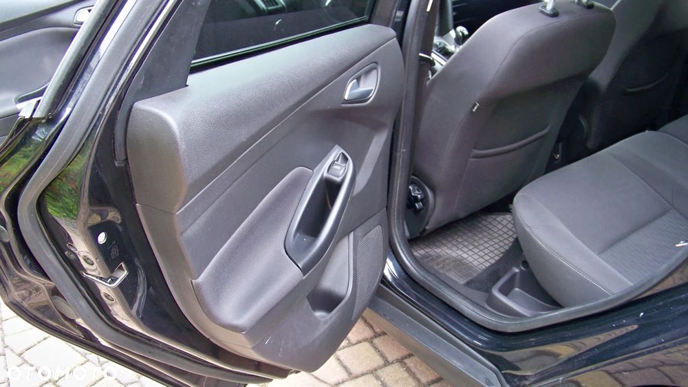 Ford Focus 1.6 TDCi DPF Start-Stopp-System Champions Edition - 11