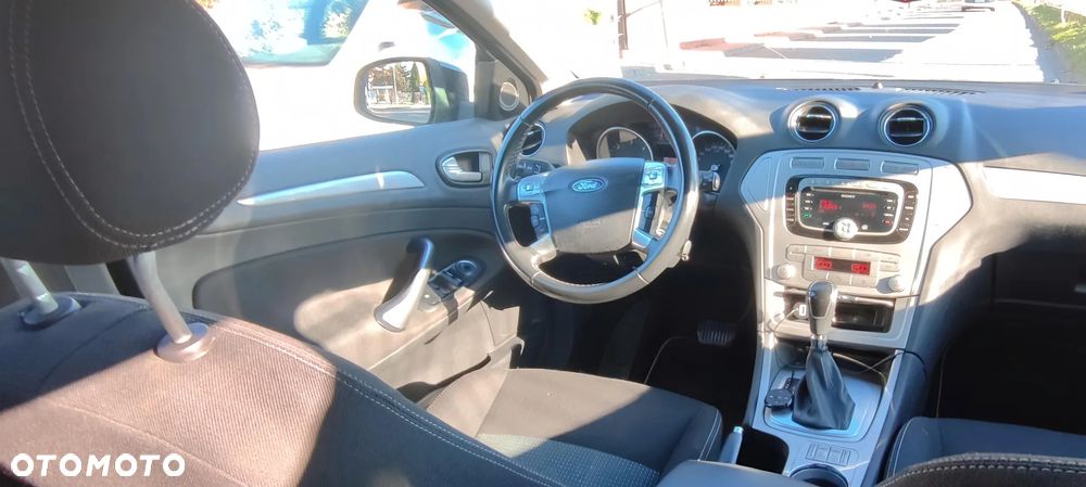 Ford Mondeo 2.0 TDCi Ghia - 11