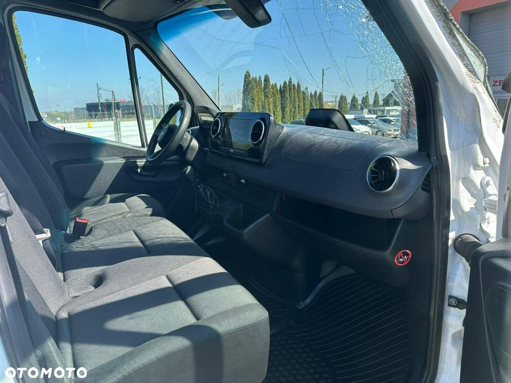 Mercedes-Benz Sprinter - 17