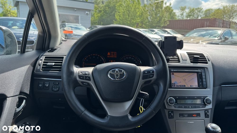 Toyota Avensis 1.8 Sol NAVI - 33