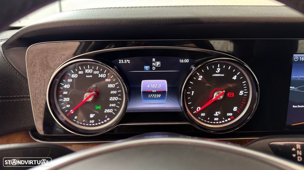 Mercedes-Benz E 350 d AMG - 25