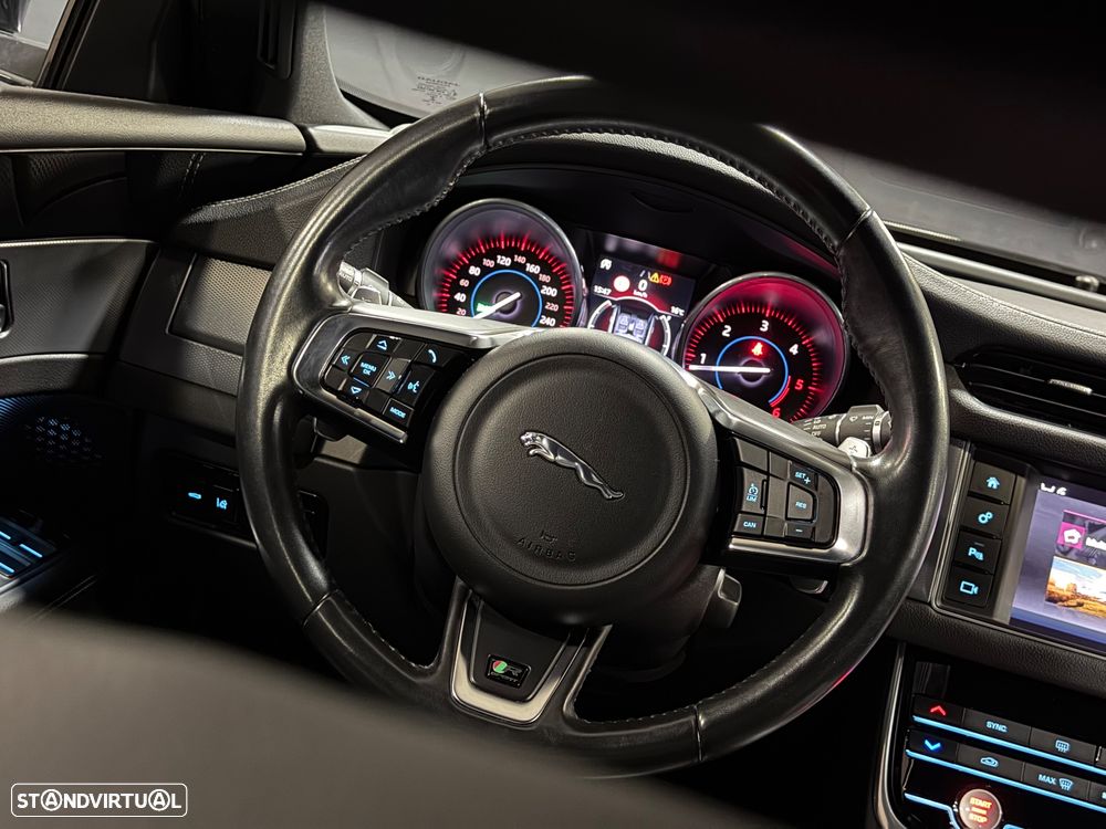 Jaguar XF 2.0 D R-Sport Aut. - 8