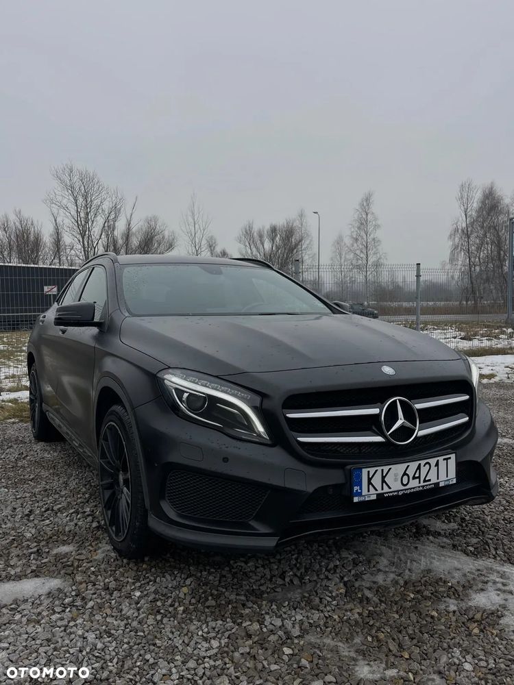 Mercedes-Benz GLA 200 7G-DCT AMG Line - 2