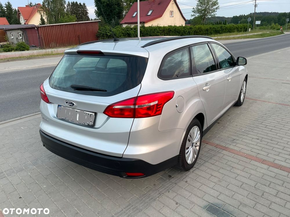 Ford Focus SW - 19