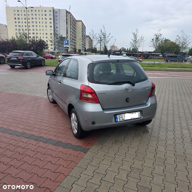 Toyota Yaris 1.0 Luna A/C - 3