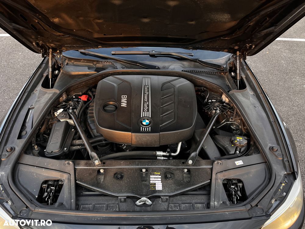 BMW Seria 5 525d xDrive AT - 9