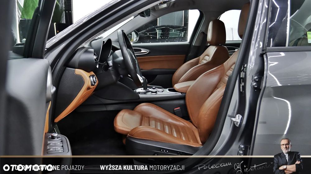 Alfa Romeo Giulia 2.0 Turbo Veloce Q4 - 16