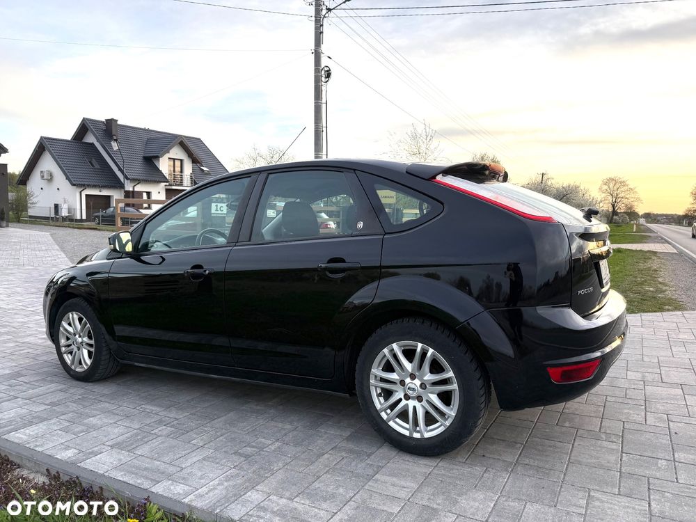 Ford Focus 1.6 16V Ghia - 32