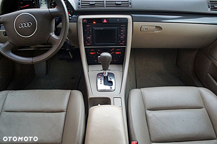 Audi A4 Limousine - 6