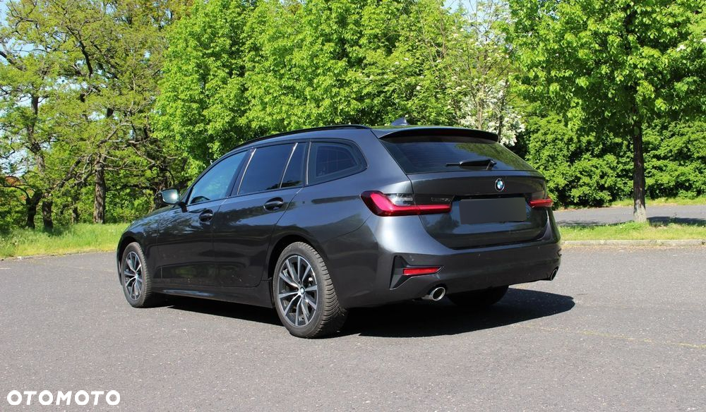BMW Seria 3 318d Touring Advantage - 13