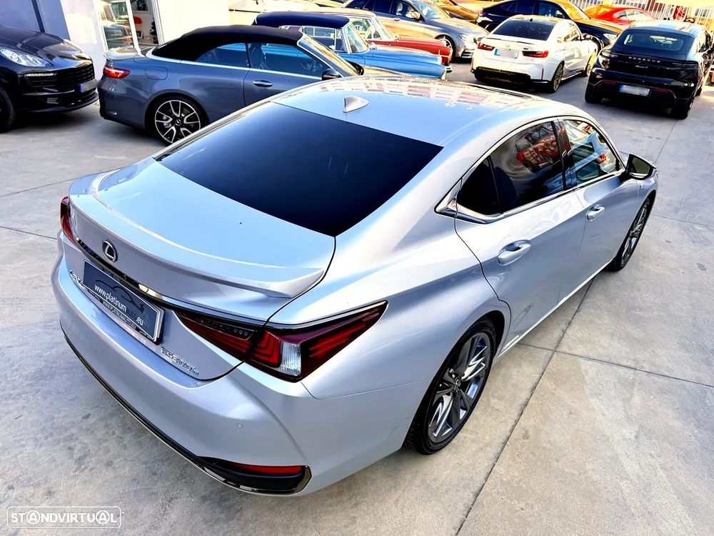 Lexus ES 300h - 47