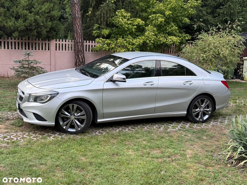 Mercedes-Benz CLA 200 7G-DCT Orange Art Edition - 40