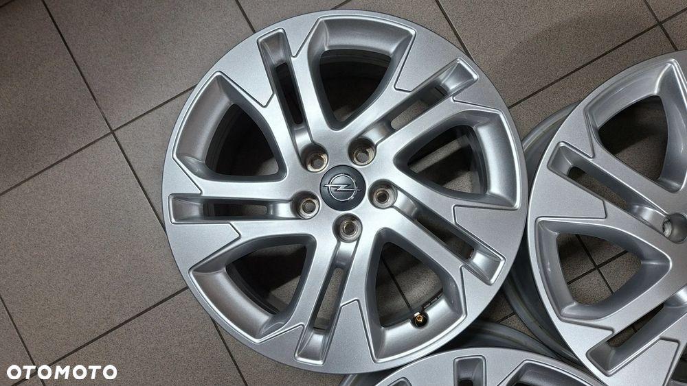 Felgi Aluminiowe 17 Opel Vivaro C Zafira C Peugeot Expert 5x108 ET 46 - 11