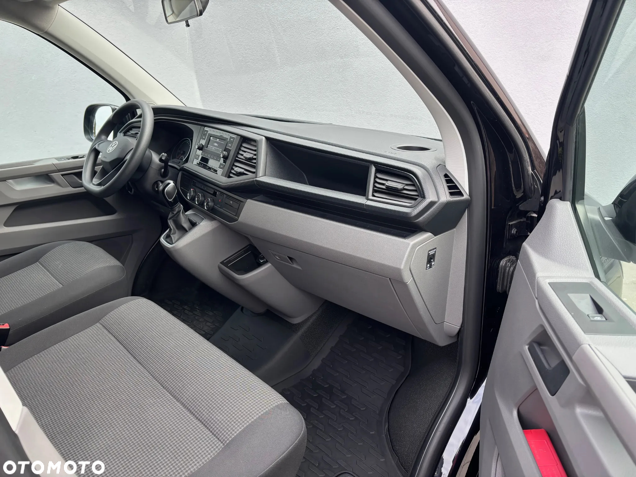 Volkswagen Transporter T6 L2H1 - 11