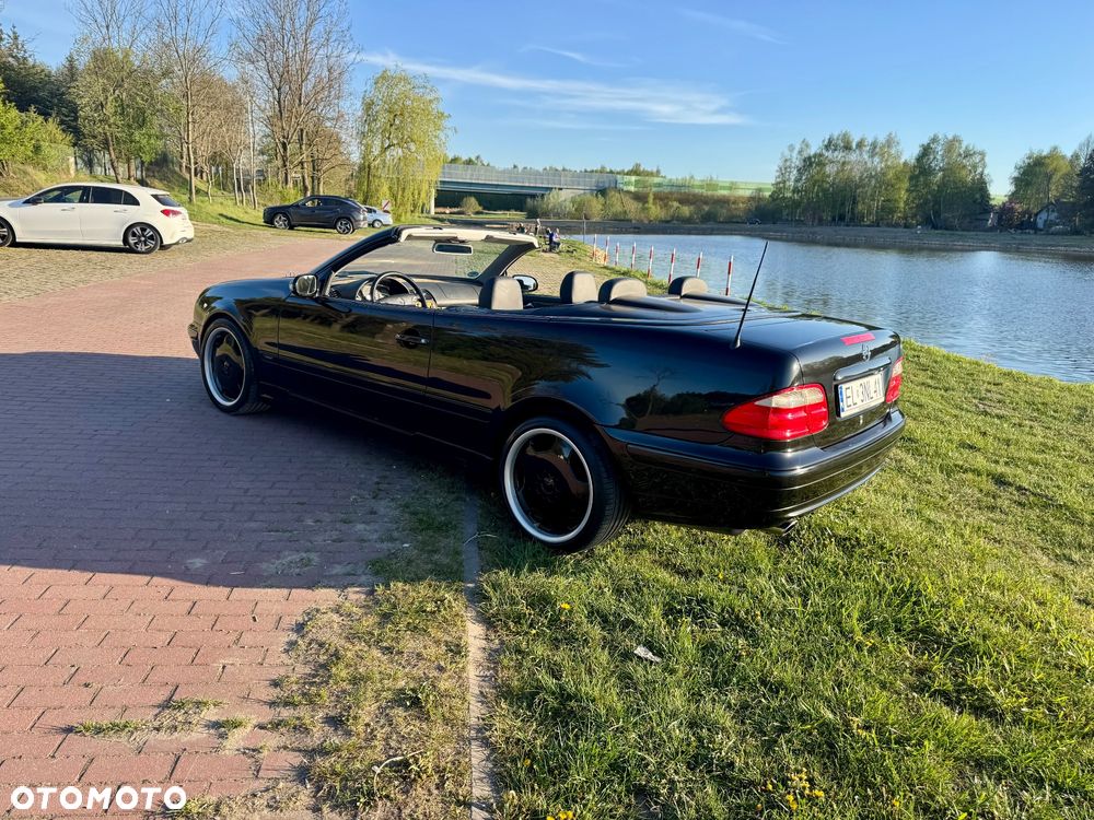 Mercedes-Benz CLK - 4