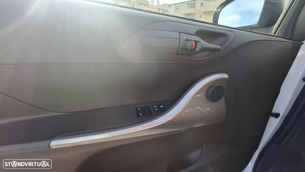 Toyota iQ 1.0 VVT-i - 9