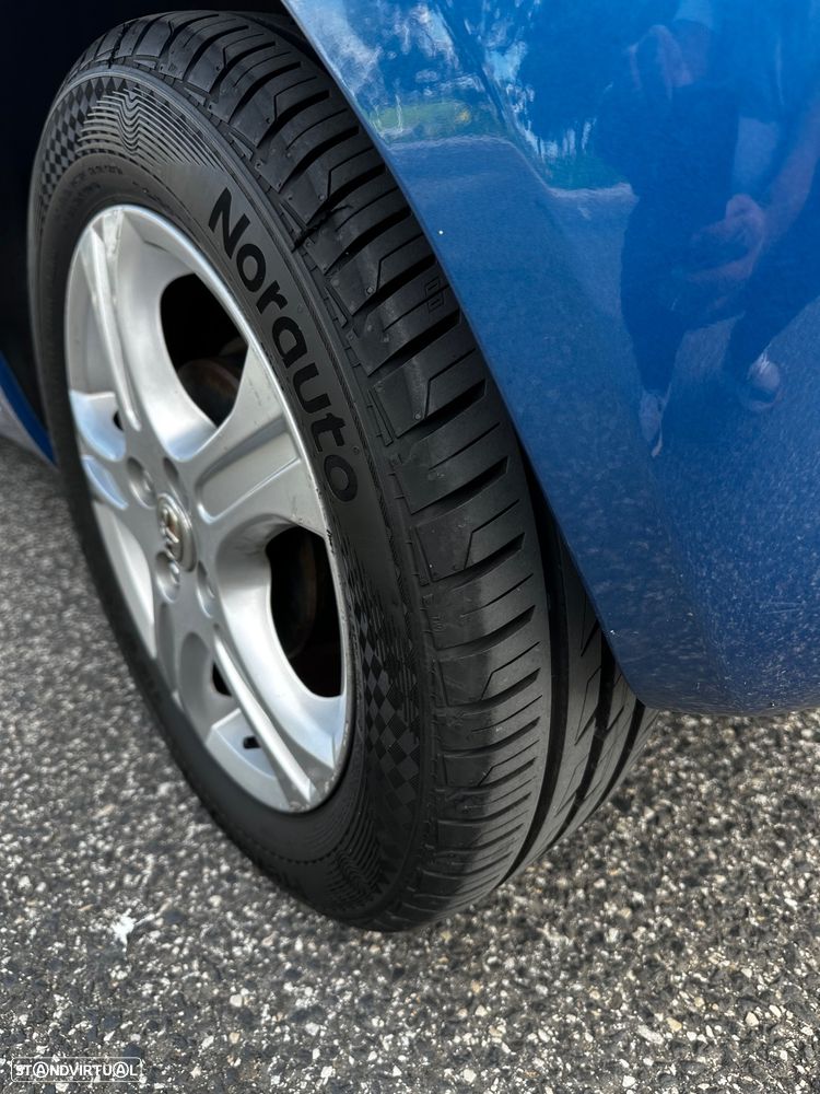 Toyota Yaris 1.0 VVT-i Sport - 11