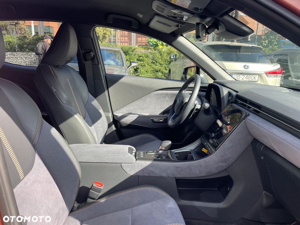 Lexus LBX 1.5 Hybrid Cool - 6