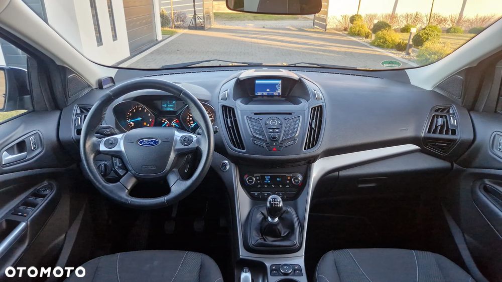 Ford Kuga 1.5 EcoBoost 2x4 Titanium - 6