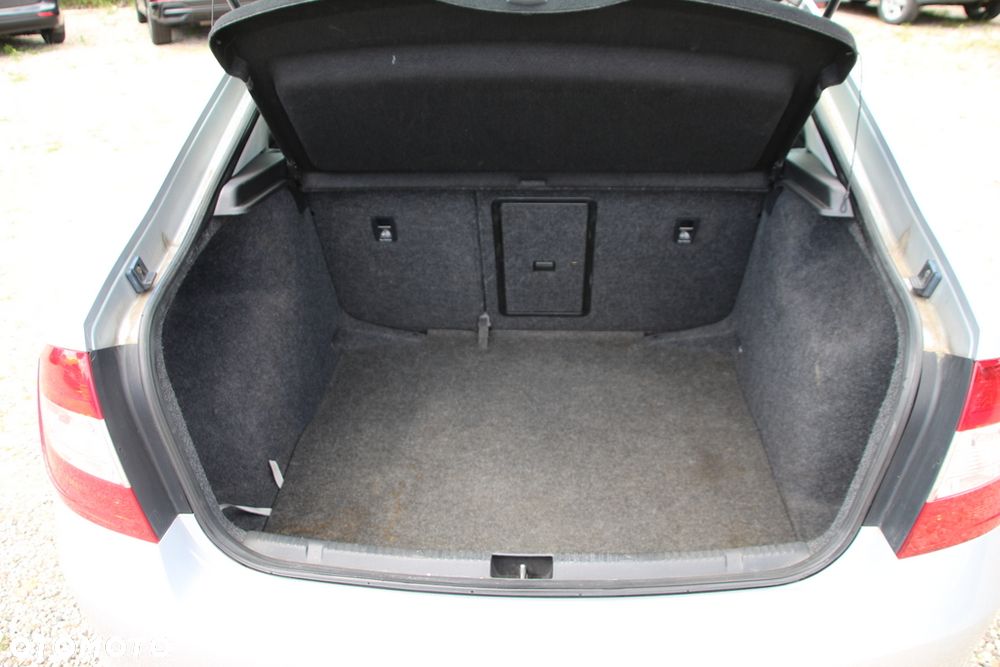 Skoda RAPID 1.2 TSI Active - 14