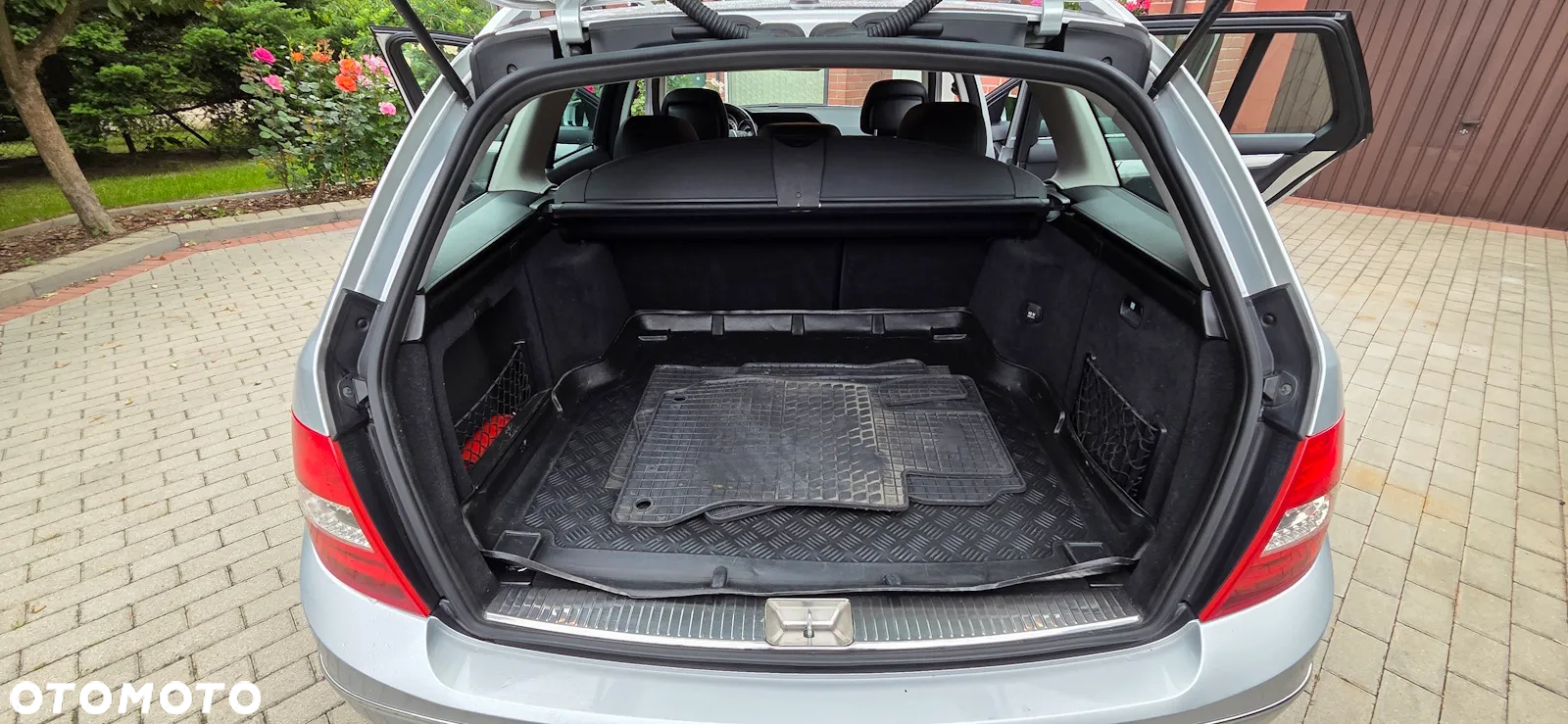 Mercedes-Benz Klasa C 200 T CDI DPF (BlueEFFICIENCY) Avantgarde - 36
