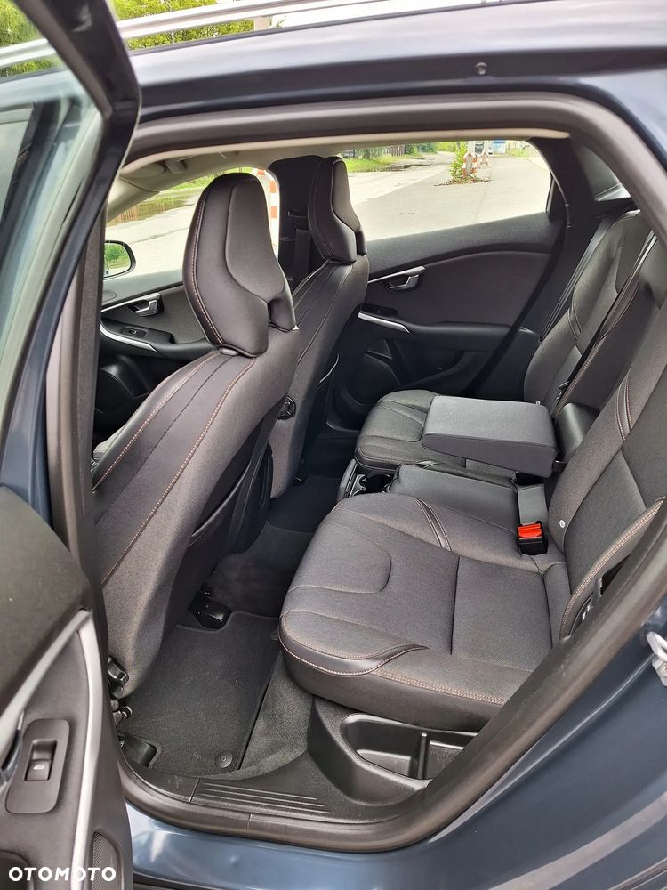 Volvo V40 Cross Country D2 Plus - 34