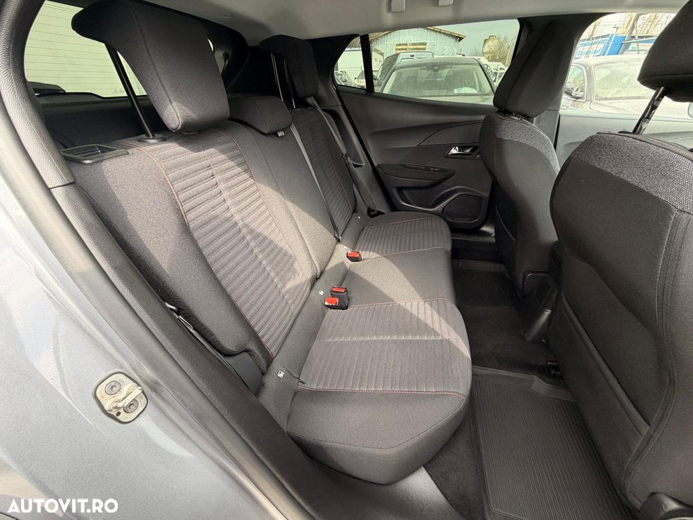 Peugeot 2008 1.2 L PureTech STT EAT8 Allure - 12