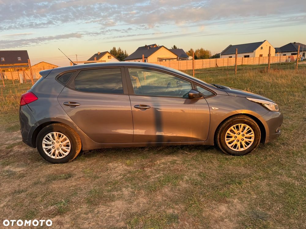 Kia Ceed 1.4 CRDi 90 Spirit - 24