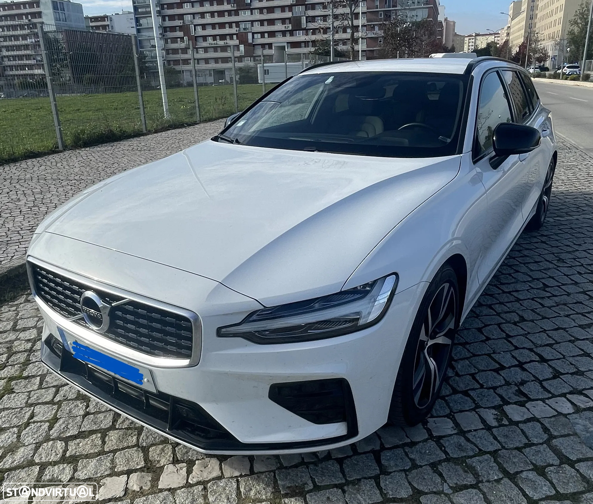 Volvo V60 2.0 D4 R-Design Geartronic - 5