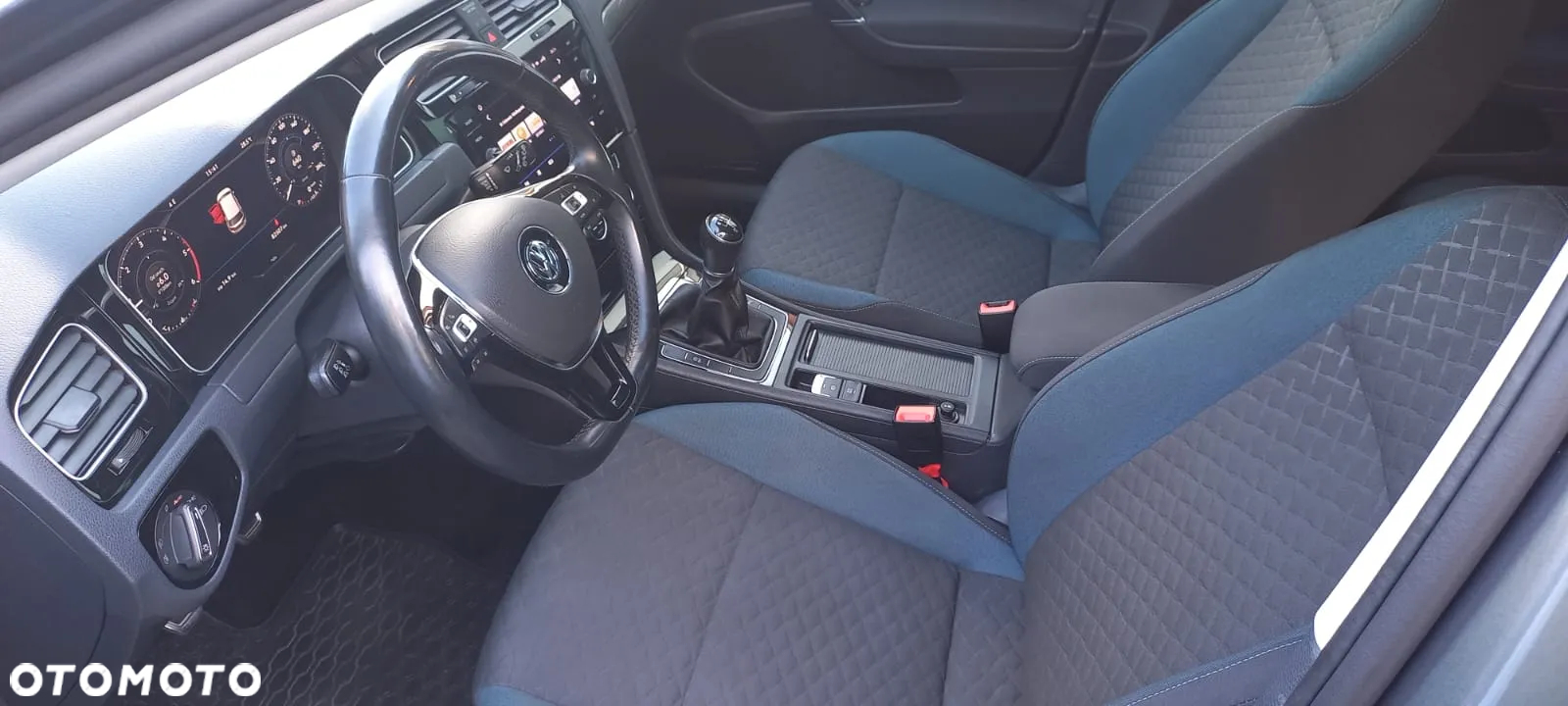 Volkswagen Golf 1.6 TDI SCR IQ.DRIVE - 16