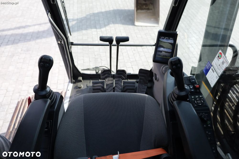 Volvo EC250EL - 19