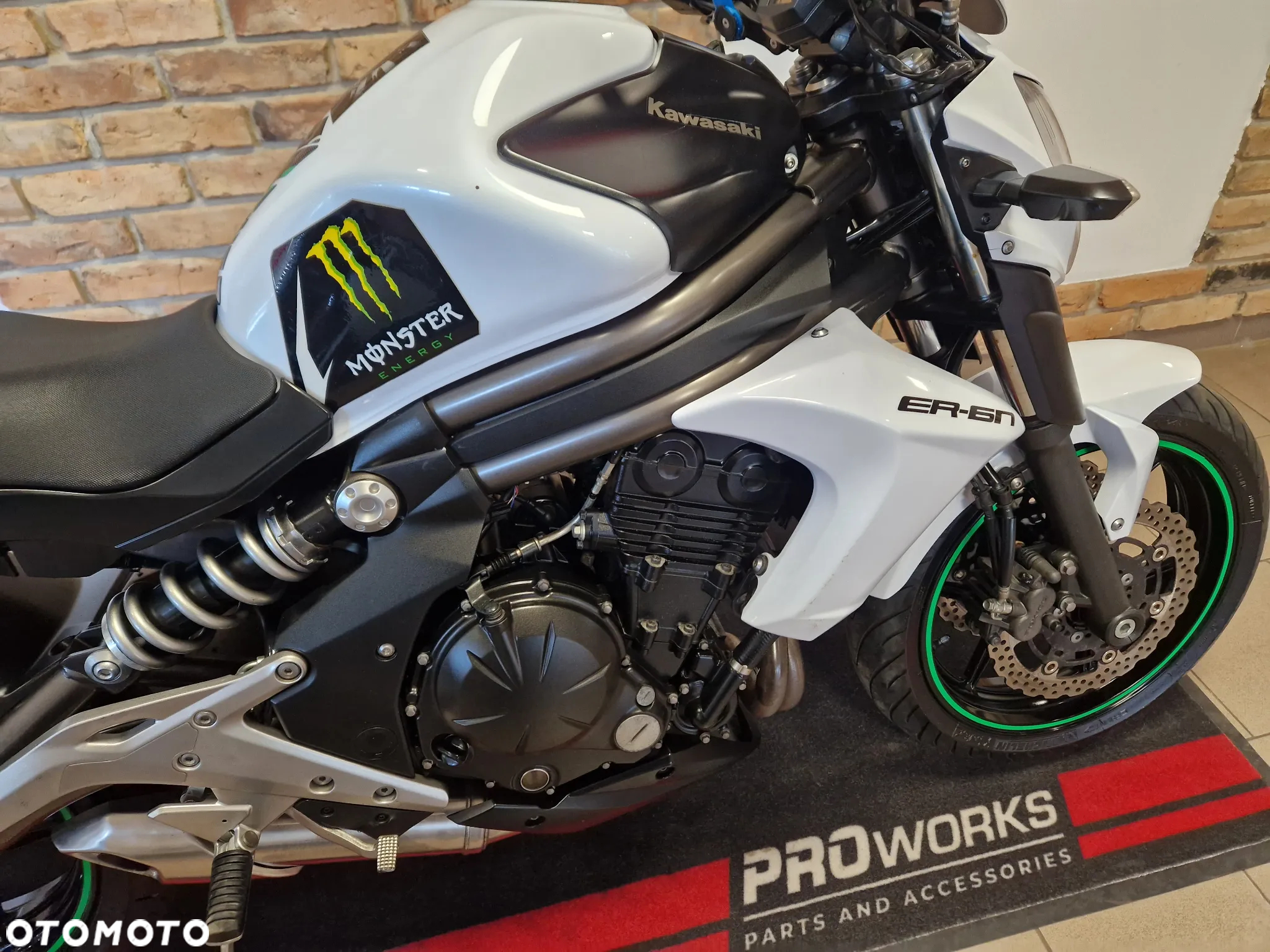 Kawasaki ER - 32