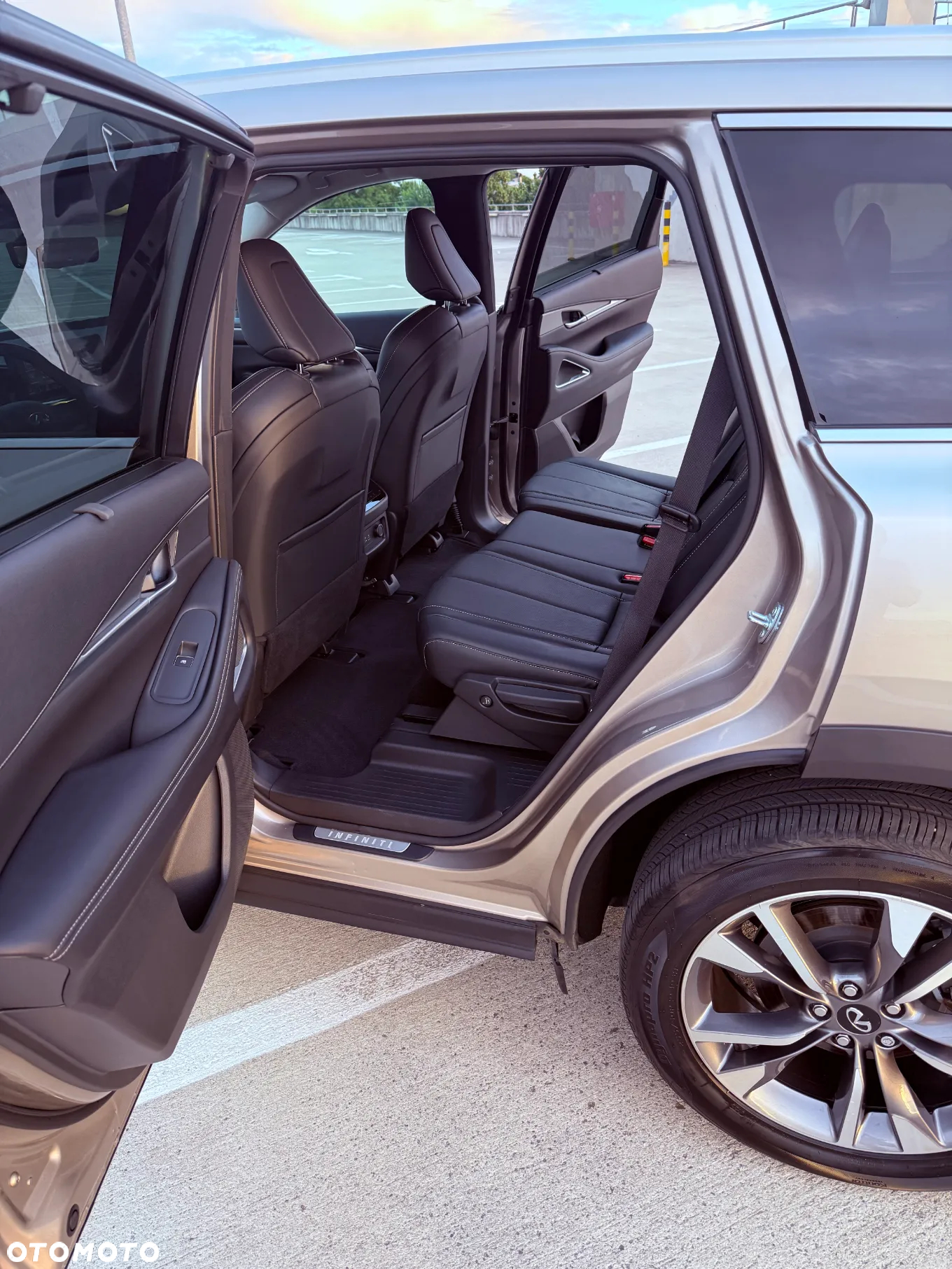 Infiniti QX60 - 24