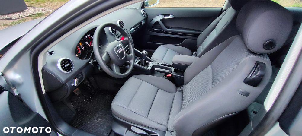Audi A3 3-drzwiowe 1.4T FSI Attraction - 6