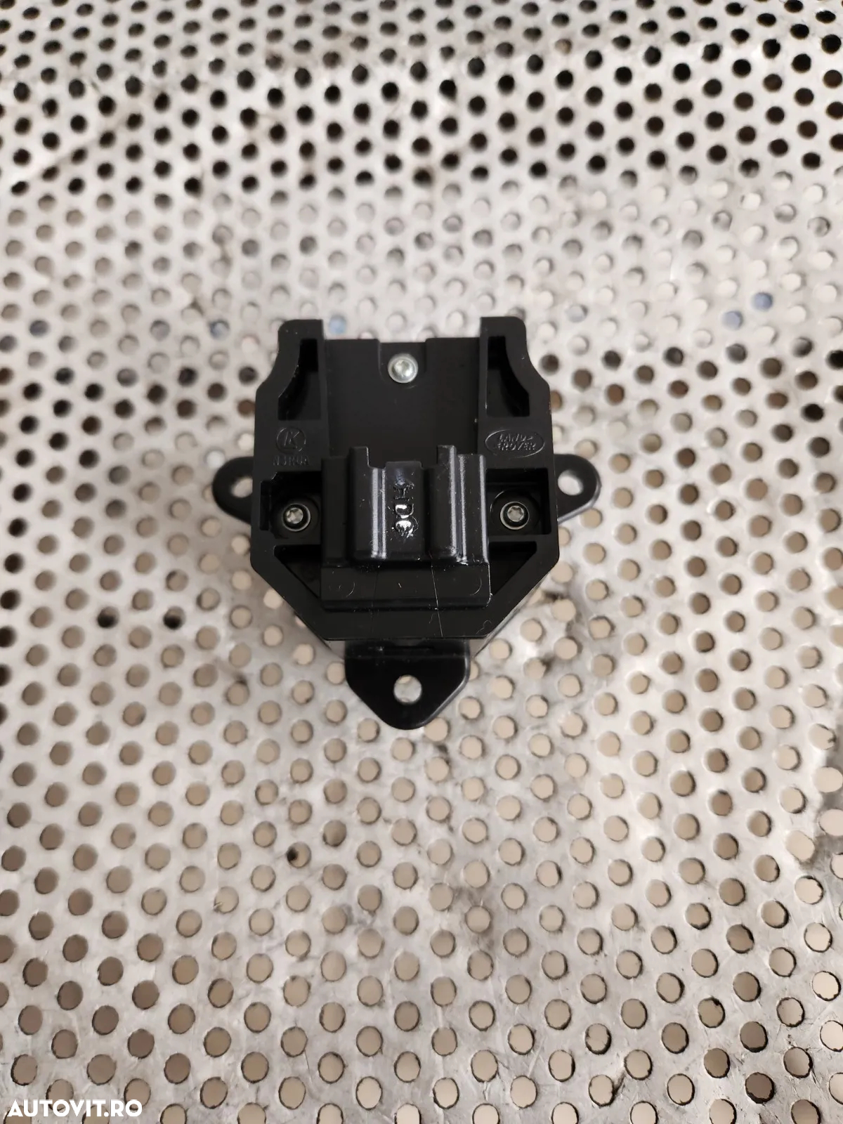 Butoane Buton ESP Asistenta Coborare Range Rover Evoque An 2012-2013-2014-2015-2016-2017-2018-2019-2020 - Dezmembrari Arad - Achizitionam Autoturisme/Piese Auto - 3