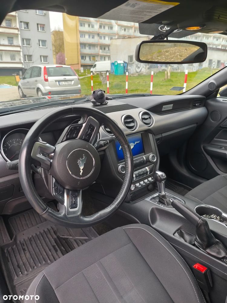 Ford Mustang - 8
