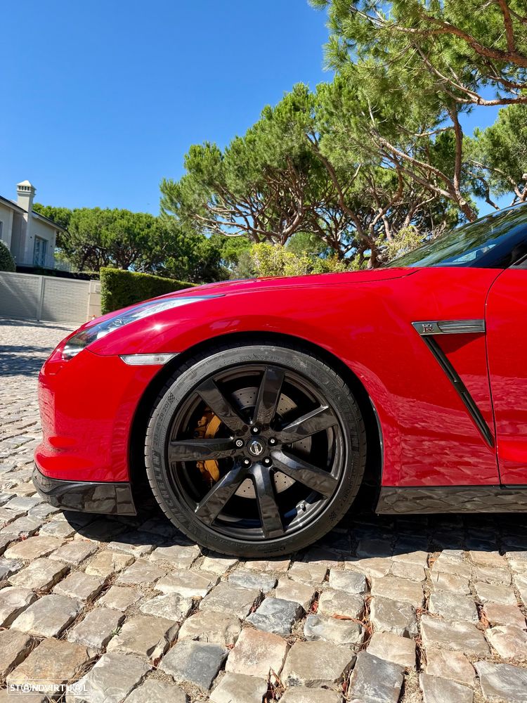 Nissan GT-R Black Edition - 6