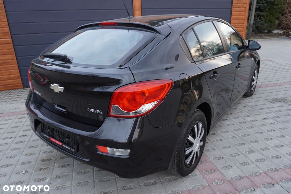 Chevrolet Cruze 1.6 LS+ - 6