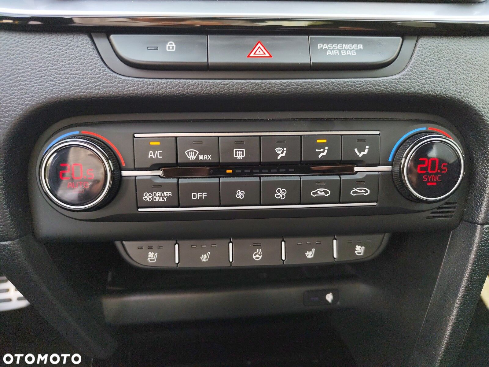 Kia XCeed - 30