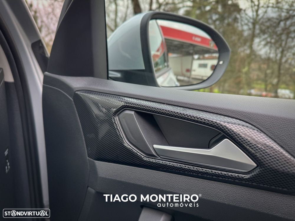 VW T-Cross 1.0 TSI Urban DSG - 48