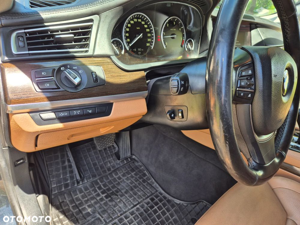BMW Seria 7 740d xDrive - 10